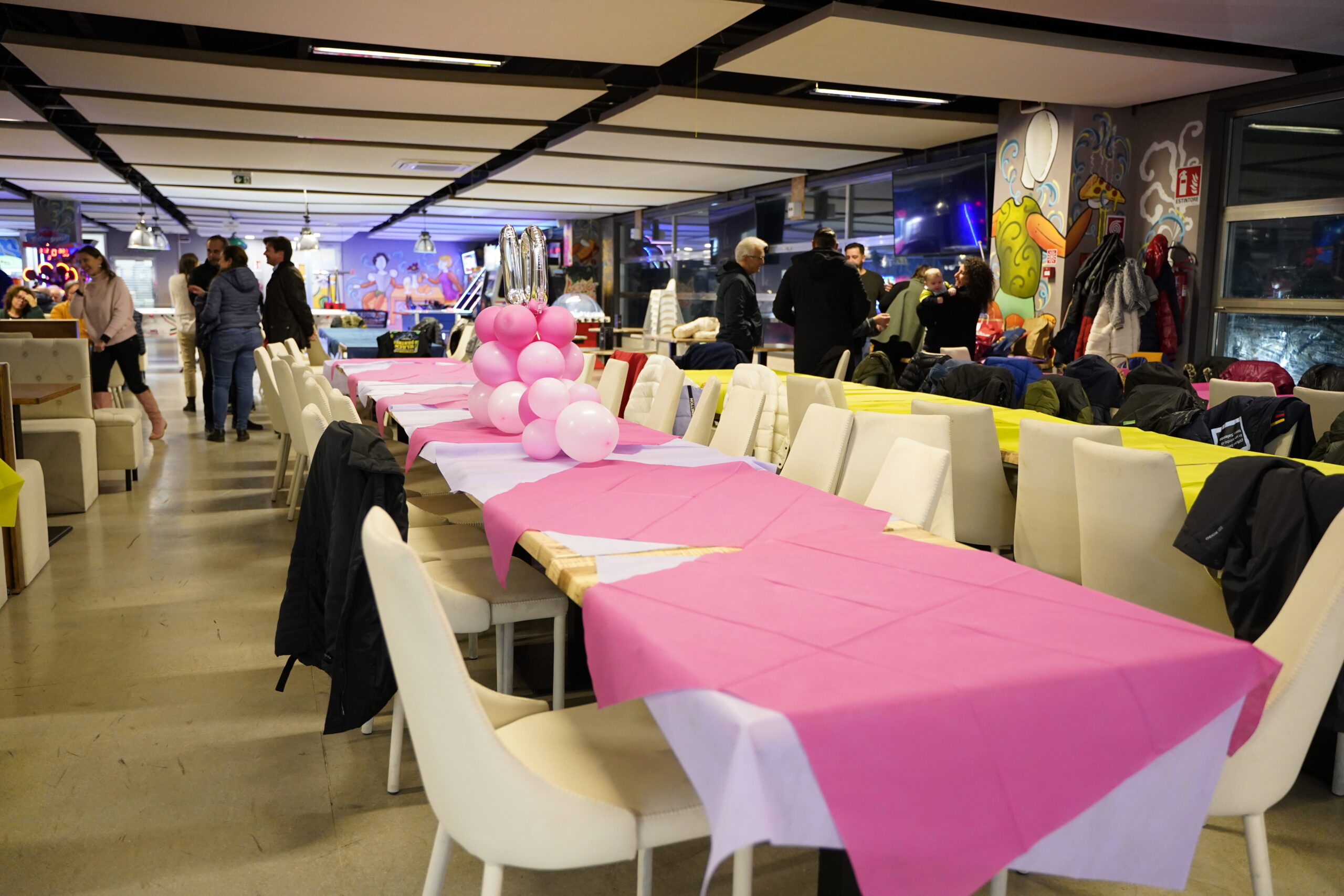 Amici, famiglia, musica: la festa di compleanno perfetta è al bowling! Festeggia con noi!